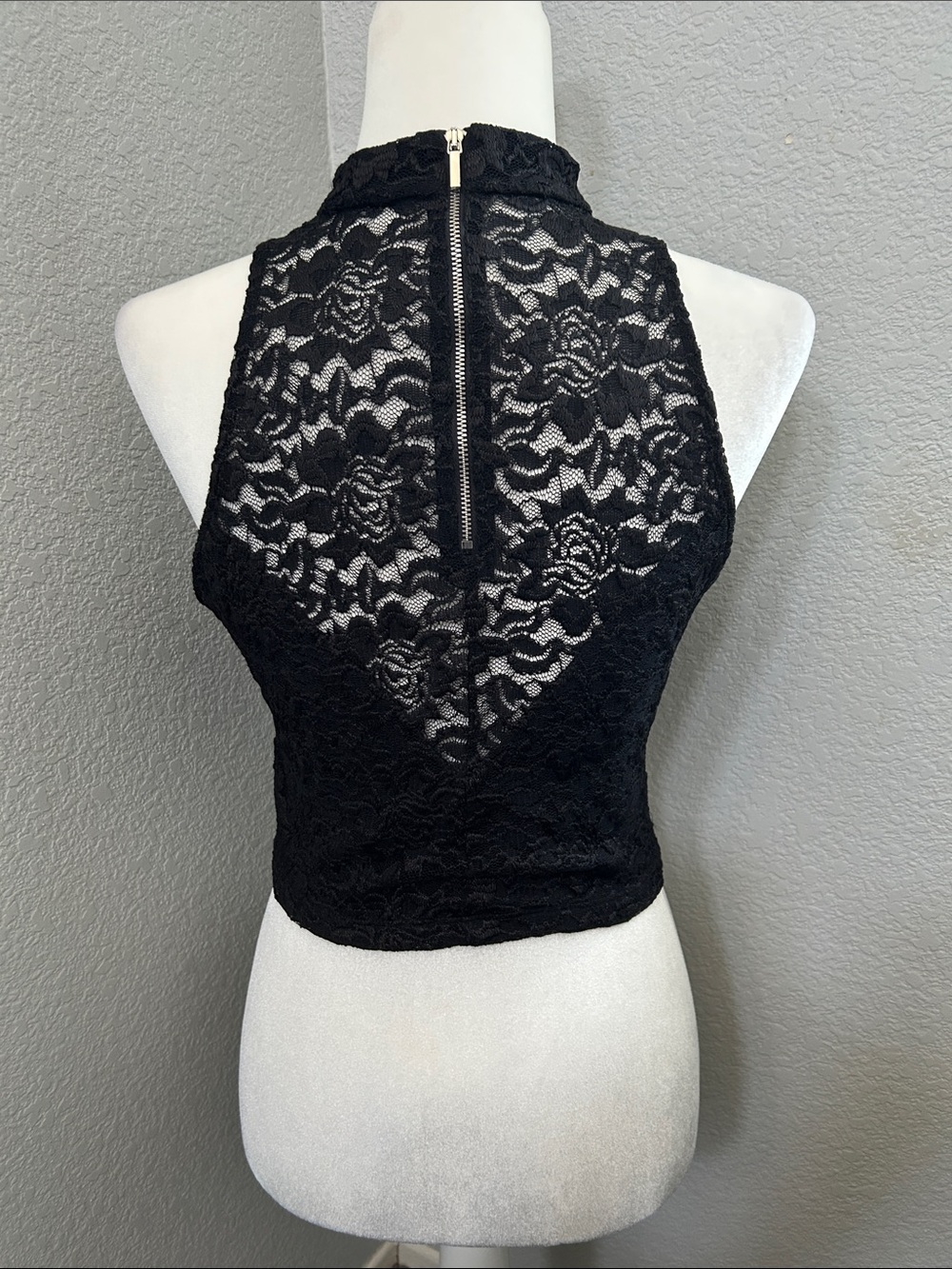 bebe Black Lace High-Neck Crop Camisole - Picture 3 of 3